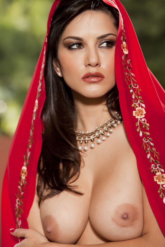 Sunny Leone In Red Saree Sex - Sunny Leone Busty Indian Pornstar is Super Sexy in a Sari